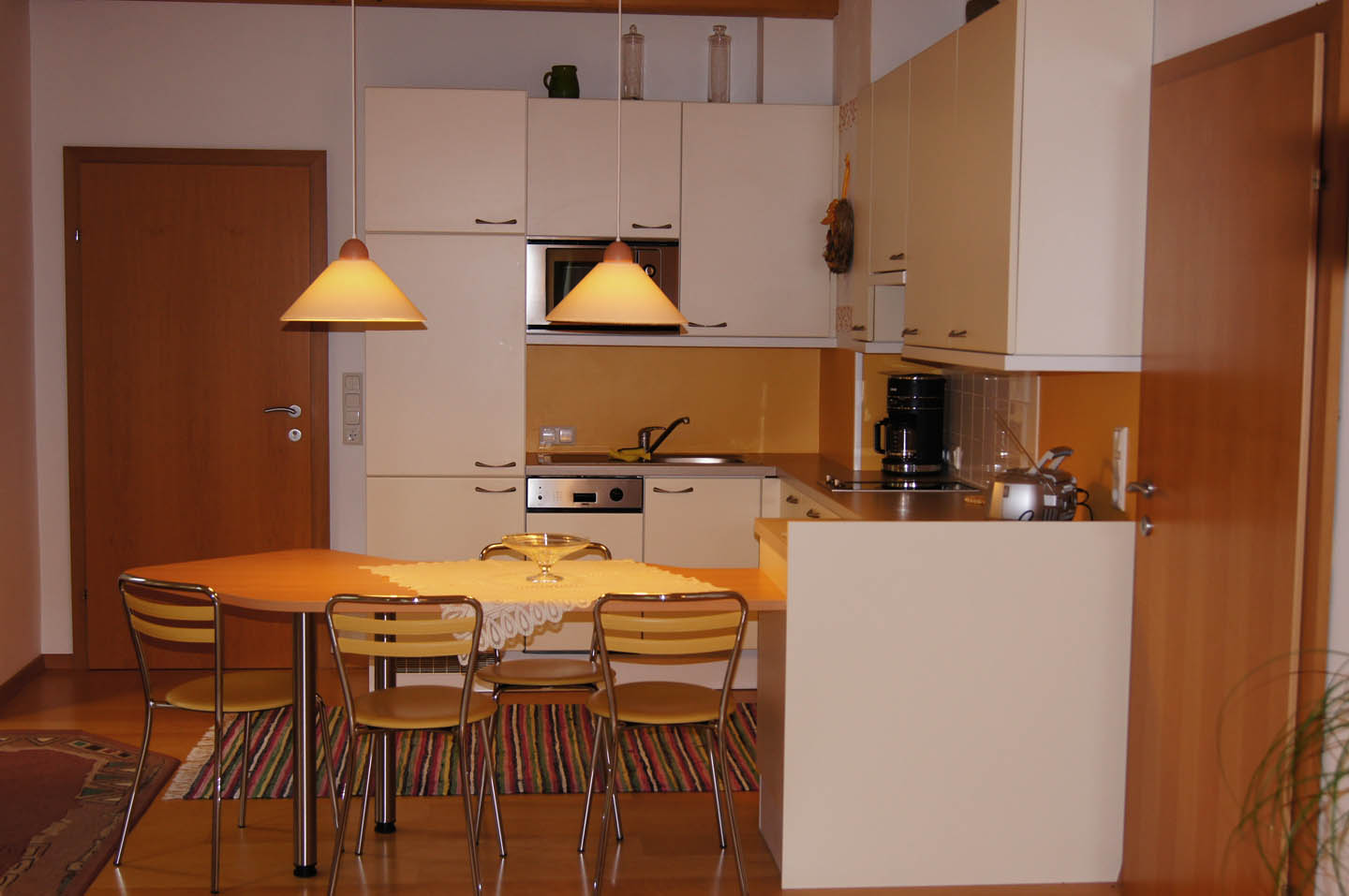 Appartement Fuchs Kueche Bar